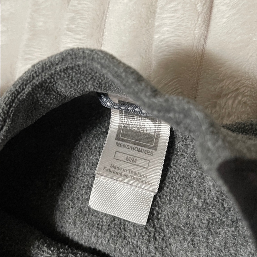 The North Face Men's Pullover | Size Medium - Picture 3 of 5